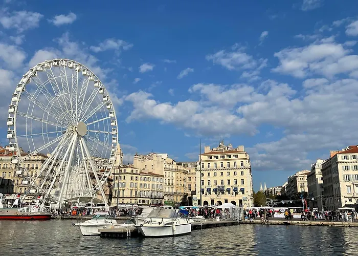 Au Coeur Du Vieux Port